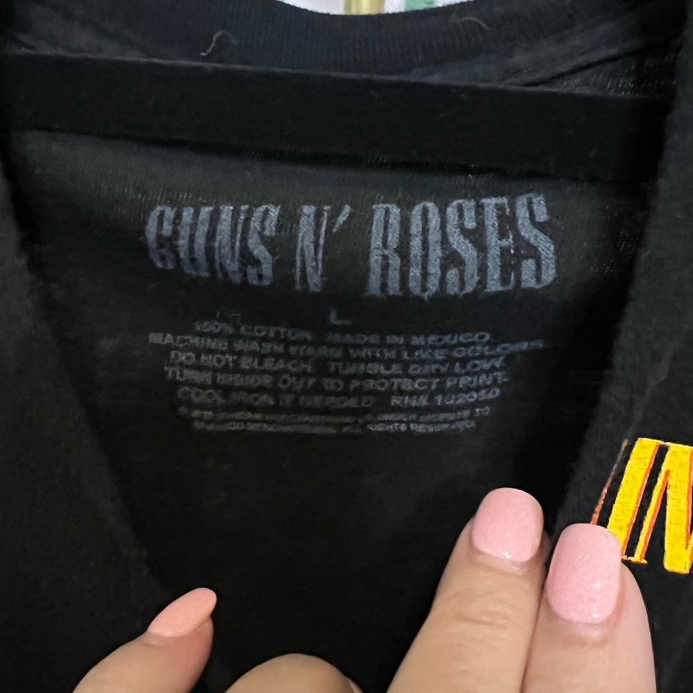 Guns N’ Roses band tshirt size large - Picture 5 of 5